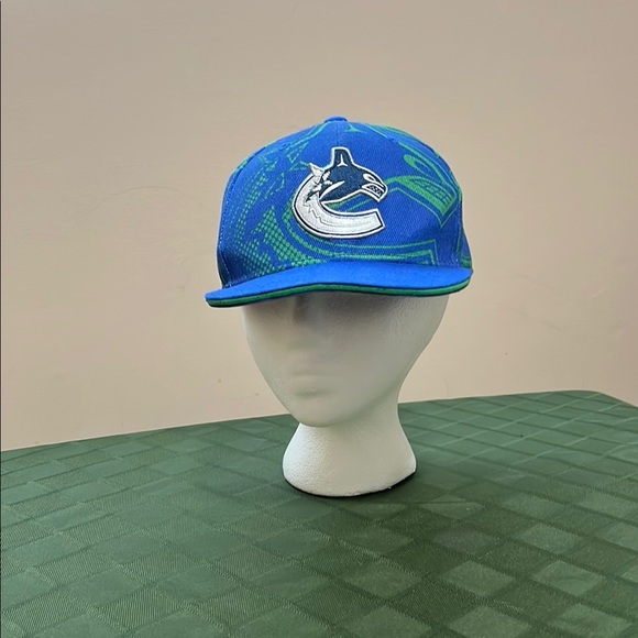 Youth Vancouver Canucks NHL Impact Fashion Snapback Cap - Picture 6 of 9